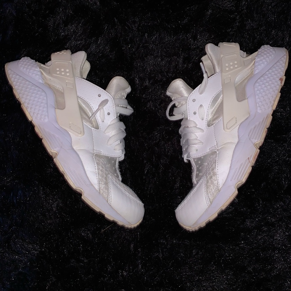 Nike Air Huarache “Tripple White” Size 9 Shoes